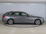 BMW Řada 5 (2017) Luxury Line 520d xDrive, 4X4 - náhled 6