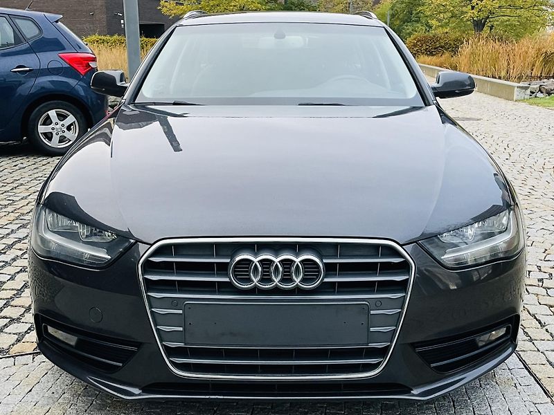 Audi A4 2.0TDI MANUÁL SENZORY NAVI - fotka 7 z 44