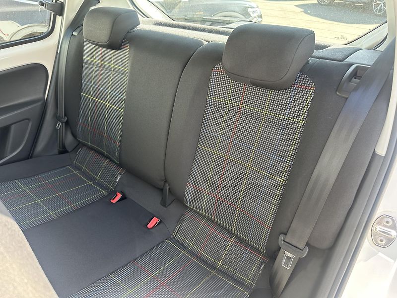 Škoda Citigo (2014) 1.0 MPI ser.knížka - fotka 17 z 24