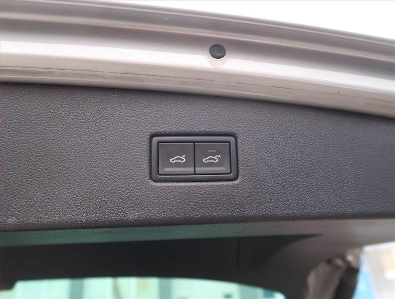 Volkswagen Tiguan (2018) Comfortline 2.0 TDI, Tempomat - fotka 15 z 18