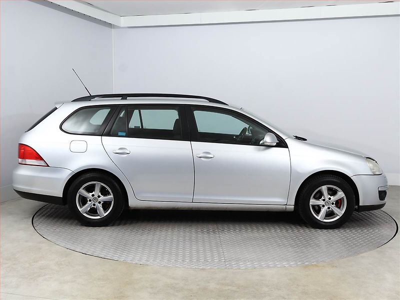 Volkswagen Golf (2009) 1.9 TDI, Serv.kniha, po STK - fotka 6 z 13