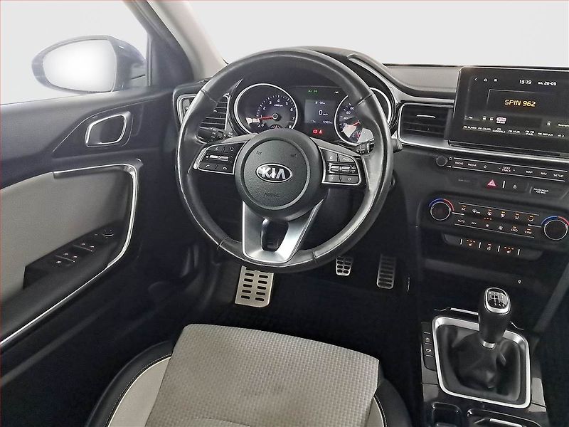 Kia Ceed (2018) 1.4 T-GDI, Kůže, Navi - fotka 7 z 19