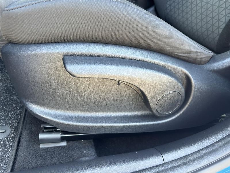 Kia Ceed 1,5 TGDi AT Spin ZÁRUKA KAMERA - fotka 11 z 40
