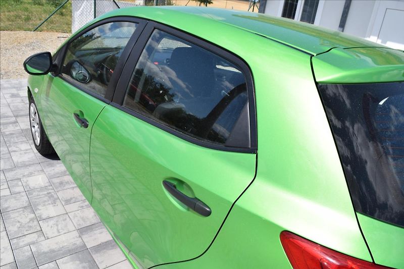 Mazda 2 1,4 I 55KW NOVÁ STK KLIMA - fotka 11 z 39
