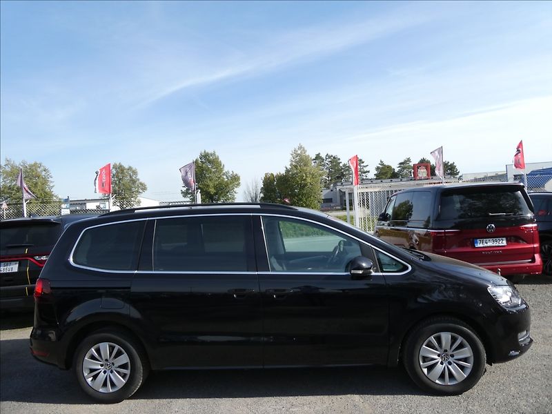 Volkswagen Sharan 2,0 TDi 110kW 7.míst, serviska - fotka 12 z 44