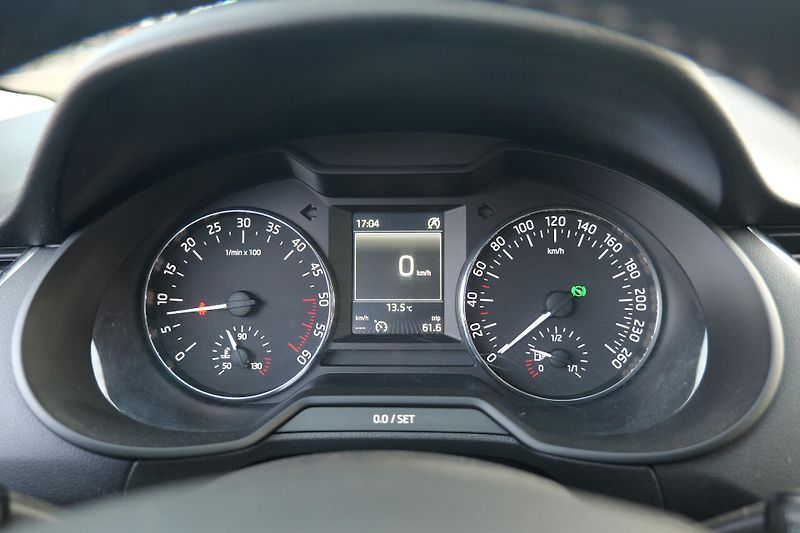 Škoda Octavia 2.0 TDI 110 kW DSG Tažné Navig - fotka 19 z 31