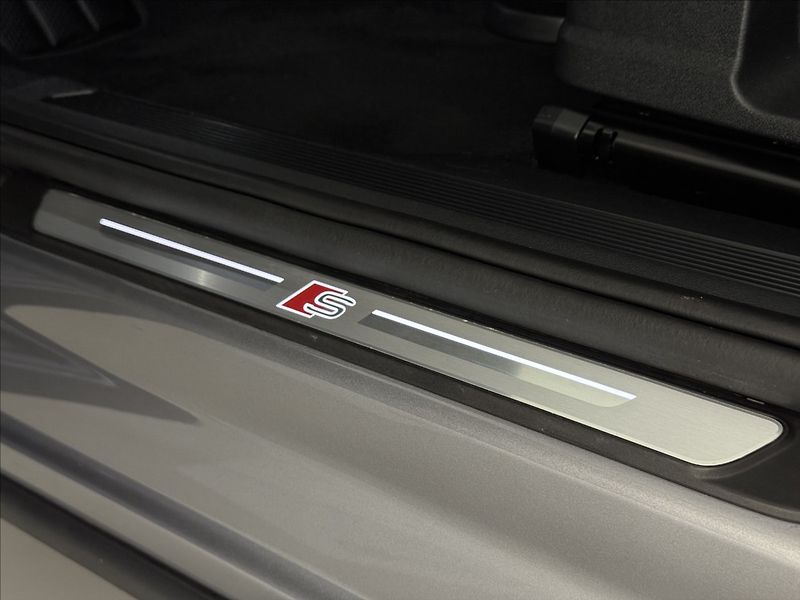 Audi Q4 e-tron 150kW S-Line LED Kamera - fotka 41 z 45