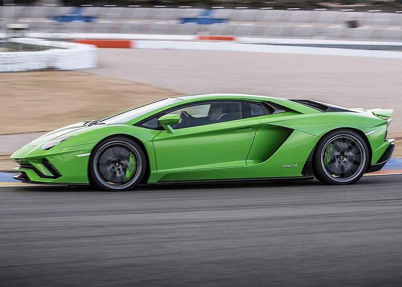 Lamborghini V12