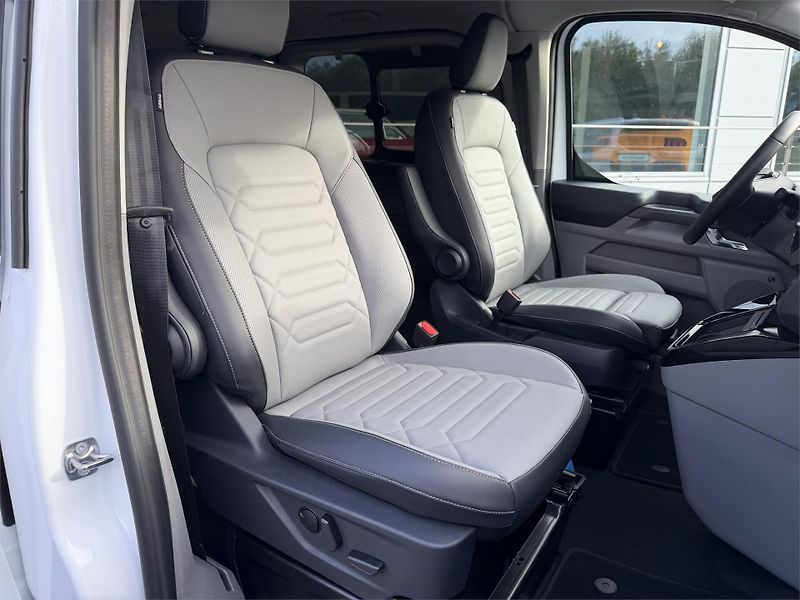 Ford Tourneo Custom (2026) Titanium X L1, Tourneo, 2.5 Du - fotka 9 z 21
