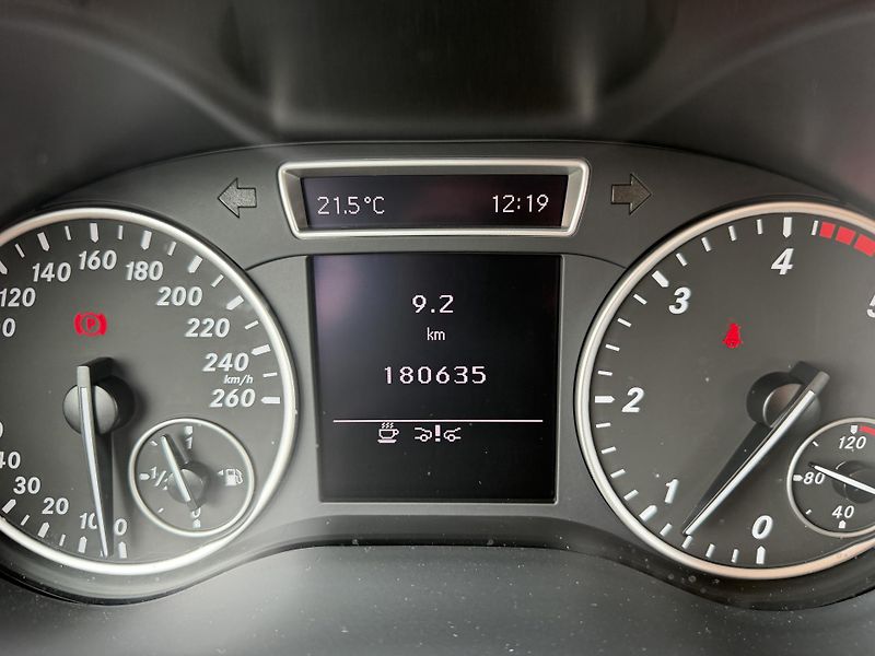 Mercedes-Benz Třídy B 200 CDI NAVI XENONY 2X KOLA - fotka 18 z 36