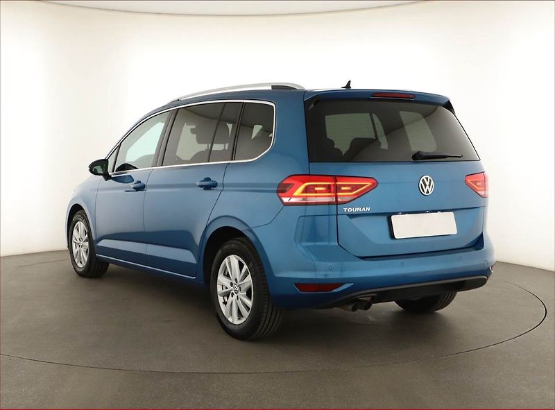 Volkswagen Touran (2019) 2.0 TDI - fotka 4 z 14