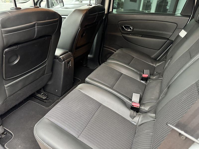 Renault Scénic (2013) 1.5dCi Digi Klima Polokůže - fotka 22 z 48