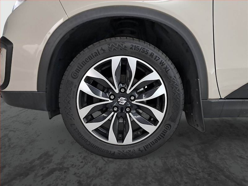 Suzuki Vitara (2015) 1.6 DDiS, 4X4, Serv.kniha - fotka 15 z 24