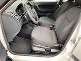 Škoda Fabia (2011) 1.6 TDi, ČR, Ambiente, AC - náhled 9