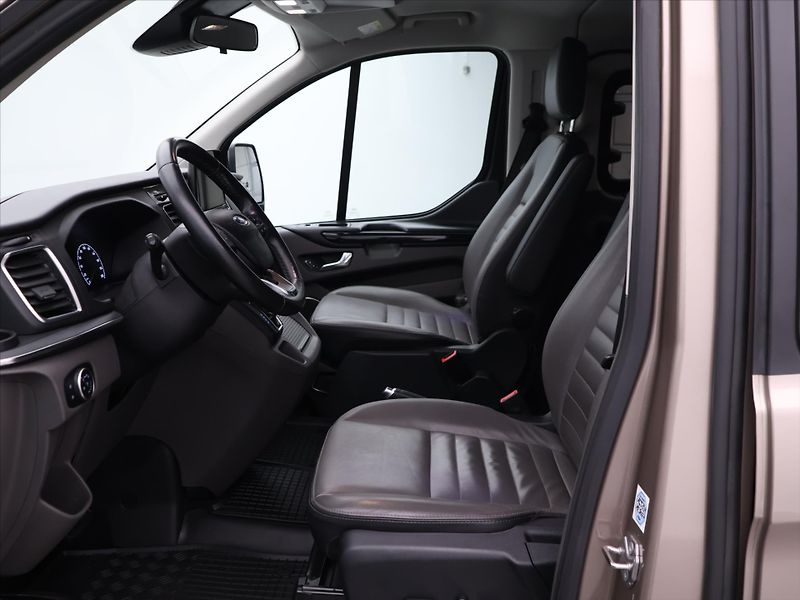 Ford Tourneo Custom 2,0 TDCi 136kW Titanium L2 Aut - fotka 11 z 31