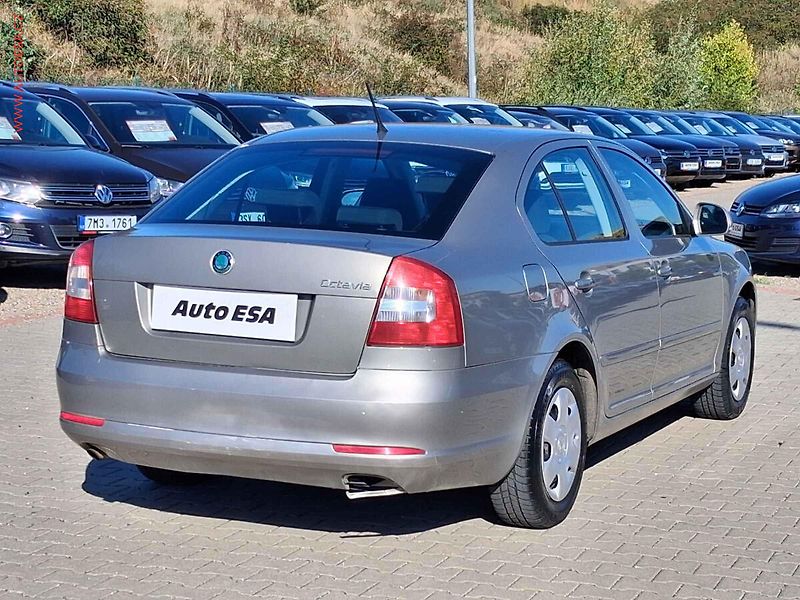 Škoda Octavia (2010) 1.2 TSI, ČR, servis.kniha, AC - fotka 4 z 14