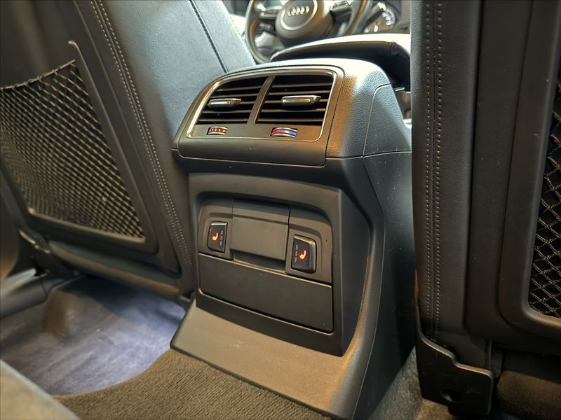 Audi SQ5 3,0   TDI 313HP QUATTRO BI-XEN - fotka 27 z 41