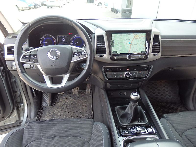SsangYong Rexton 2.2 D 133 kW 4WD NAVIGACE - fotka 11 z 21