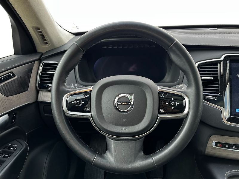 Volvo XC90 Ultimate T8 AWD 335kW - fotka 10 z 26