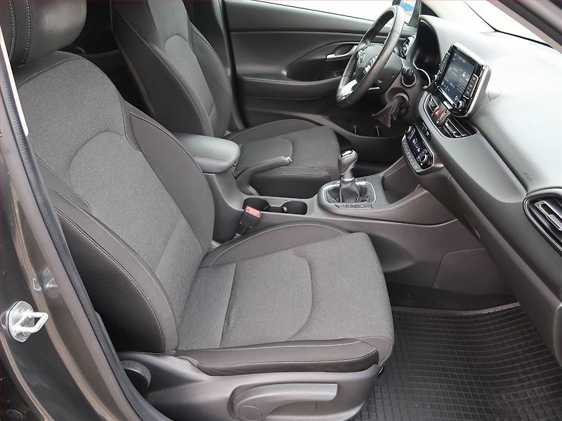 Hyundai i30 (2022) 1.5 T-GDI MHEV, Serv.kniha - fotka 9 z 17