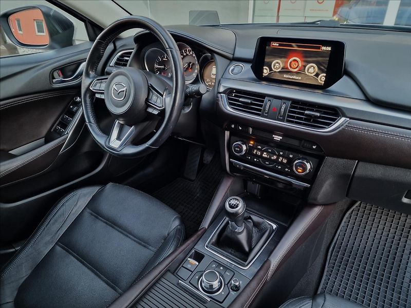 Mazda 6 2.2 Skyactiv-D Revolution TOP - fotka 41 z 50
