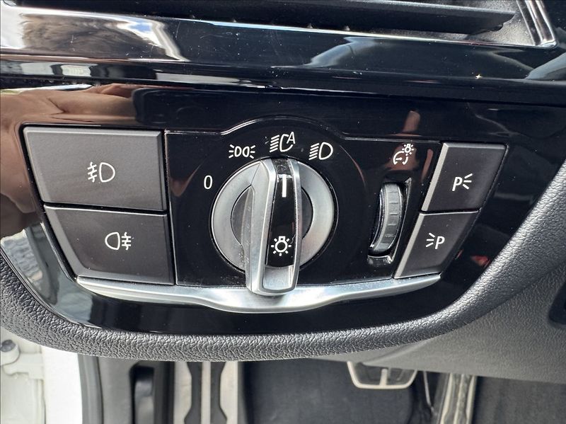BMW Řada 5 3,0 530d xDrive Mpaket původČR - fotka 24 z 50