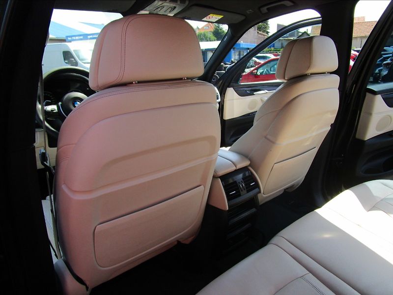 BMW X5 xDrive 30d M-Paket  ČR - fotka 44 z 70
