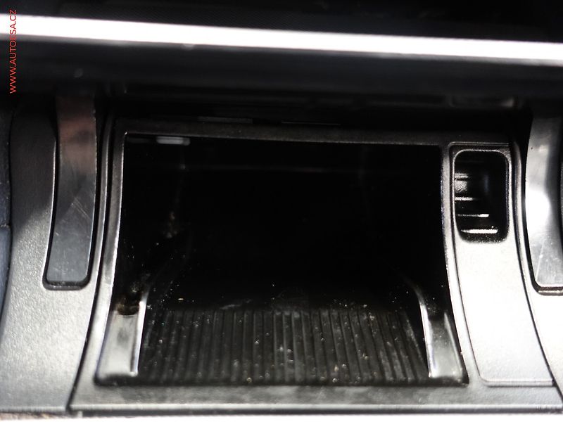 Škoda Octavia (2011) 1.6TDi, ČR, AC, temp - fotka 18 z 19