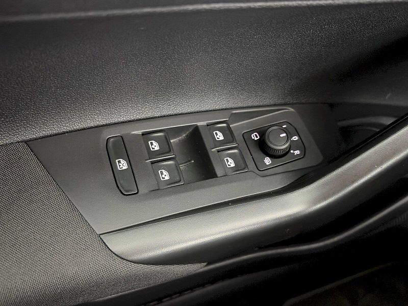 Volkswagen Taigo (2022) Life 1.0 TSI 81kW DSG - fotka 23 z 27