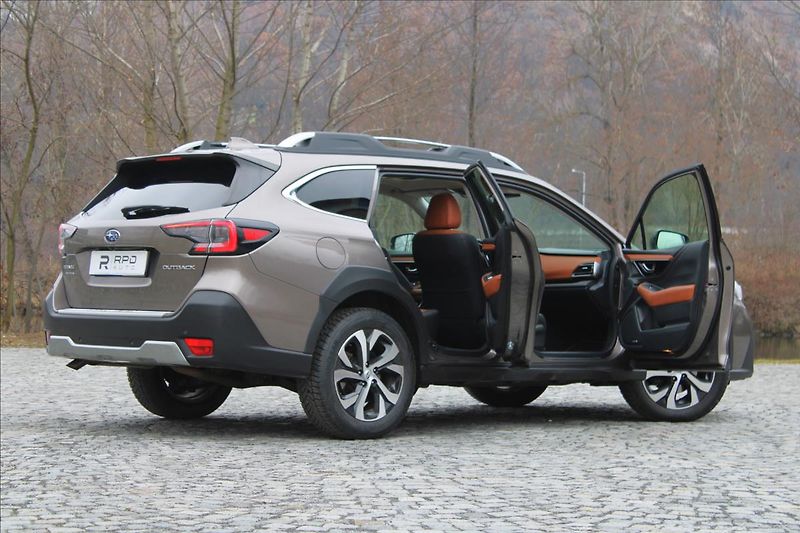 Subaru Outback 2.5i AWD / Touring / DPH / CZ - fotka 2 z 41