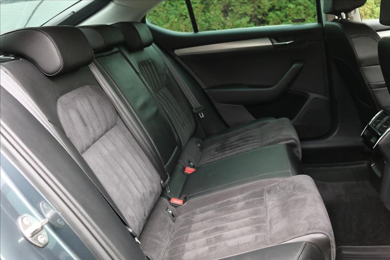 Škoda Superb 2,0 110Kw, ČR, Tažné - fotka 35 z 47