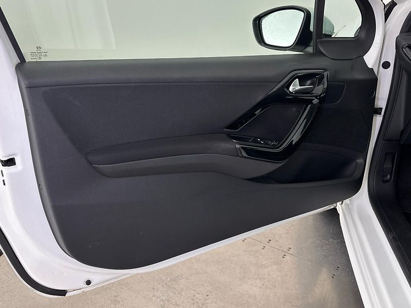 Peugeot 208 Hatchback 208 - fotka 13 z 25