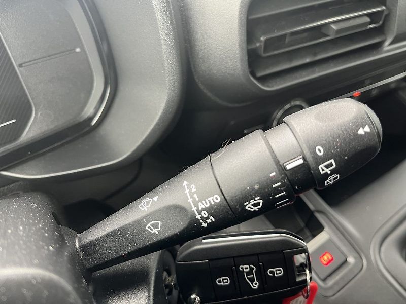 Toyota ProAce City Verso 1.5 D 100 MT Business - fotka 13 z 27