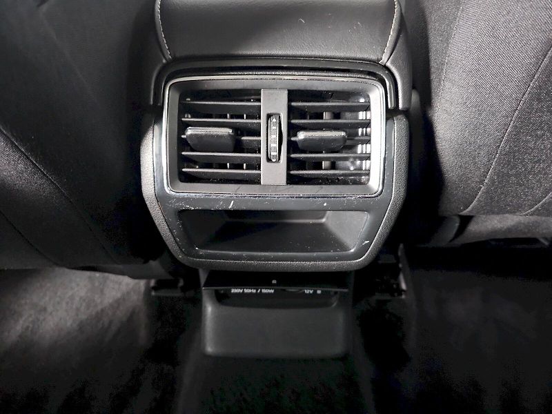 Škoda Karoq (2019) 1.5TSI 110KW AMBITION - fotka 28 z 30