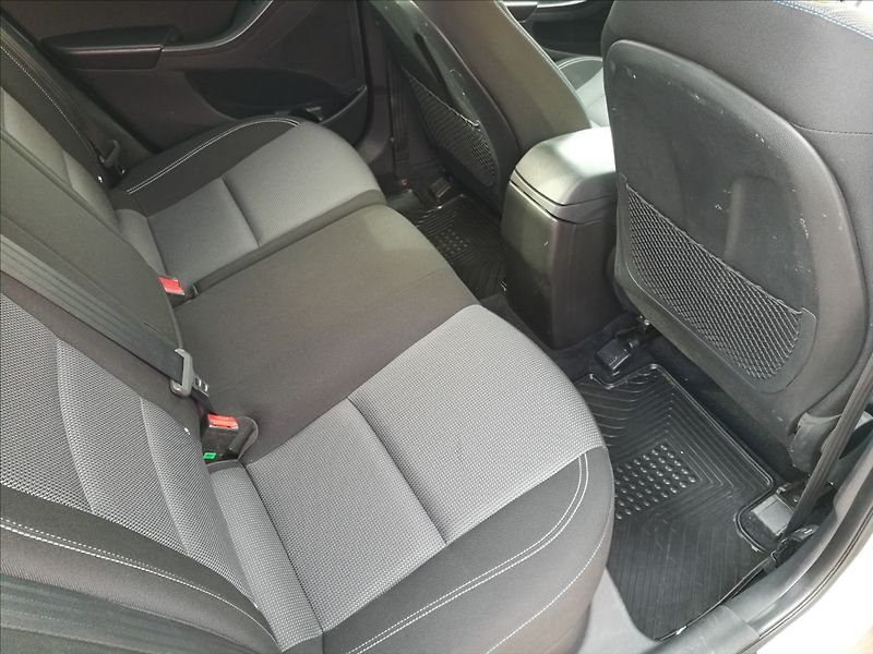 Hyundai i30 1,6 GDi 1.majitel Weekend - fotka 15 z 21