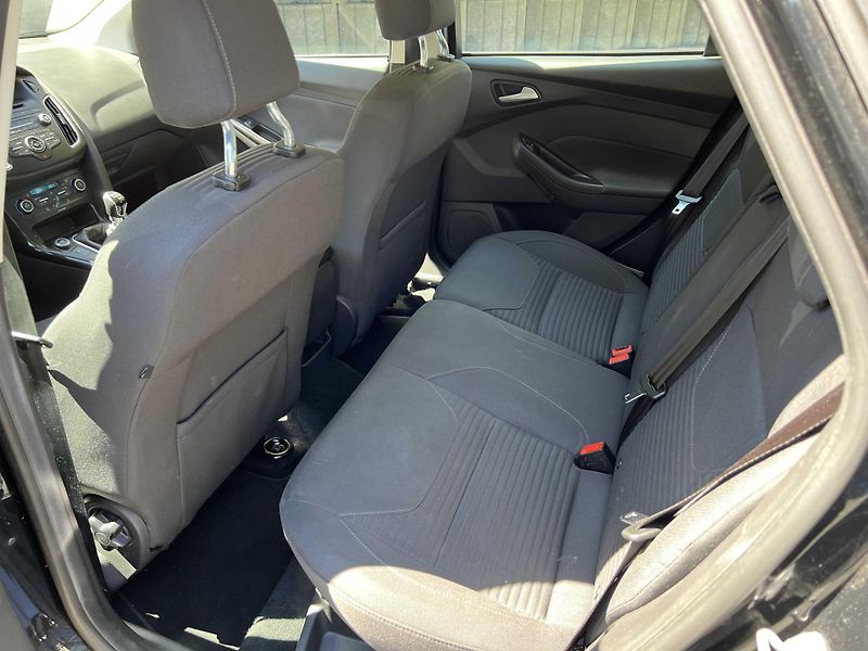 Ford Focus 1.5 TDCi 88 kW 1.MAJ SERVISKA - fotka 10 z 15