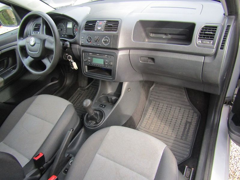 Škoda Roomster (2011) 1.6 TDI 66kW  BEZ KOROZE - fotka 14 z 34