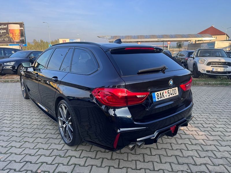 BMW Řada 5 (2018) 540i G31 3,0 250KW MPACKET 4X4 - fotka 3 z 50