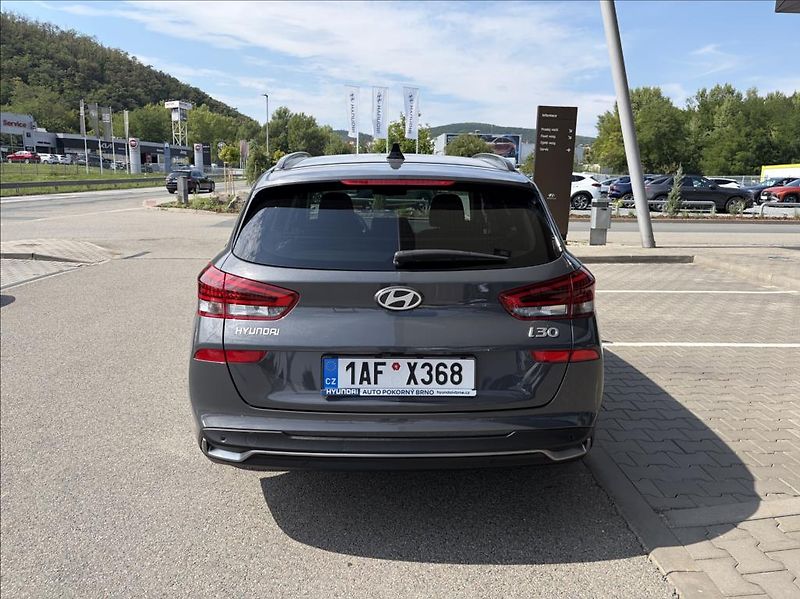 Hyundai i30 1,0 T-GDI DCT  WG FL Style - fotka 6 z 25