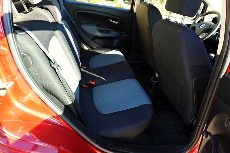 Fiat Grande Punto (2007) 1,2 48 kW - fotka 15 z 32