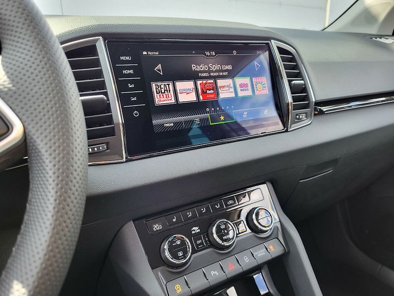 Škoda Karoq Dynamic 1,5TSI 110kW - fotka 19 z 32