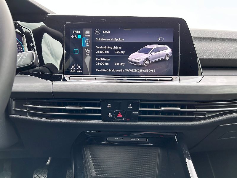 Volkswagen Golf (2023) 1.5 TSI 110kW Style - fotka 22 z 35