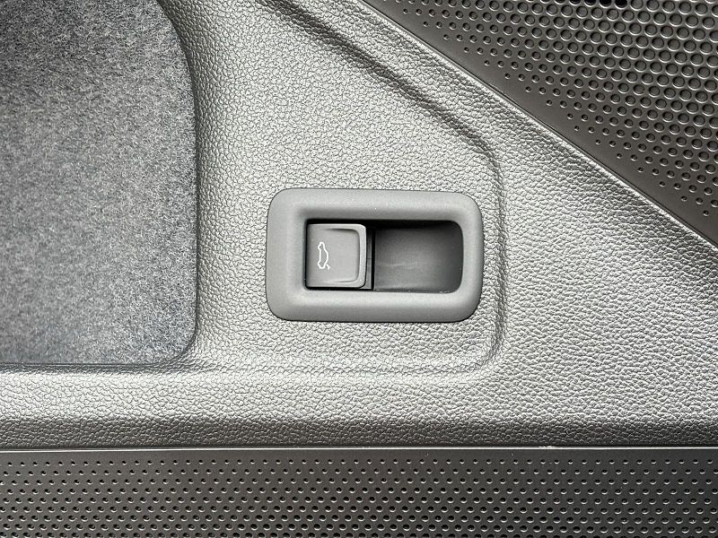 Škoda Superb (2025) Combi 2.0 TSI DSG Sportline - fotka 26 z 33