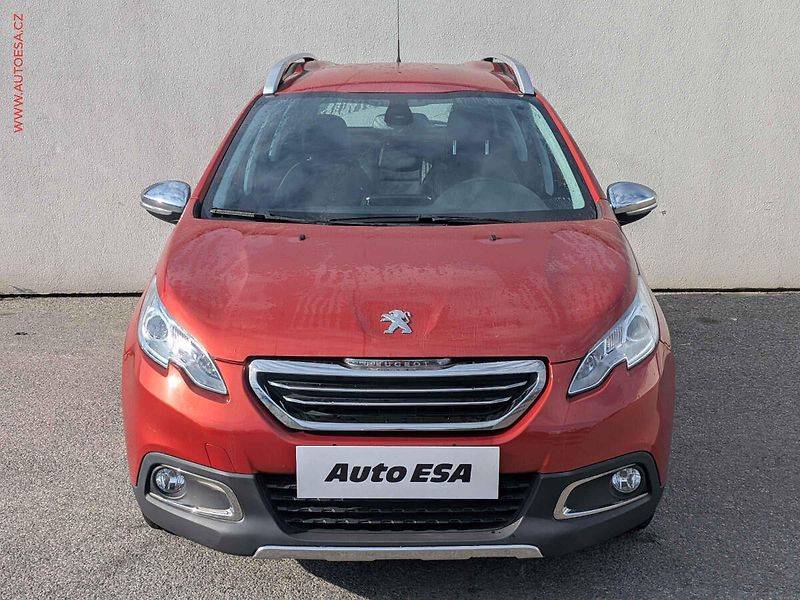 Peugeot 2008 (2016) 1.2PT, AC, temp, park.asist - fotka 2 z 17