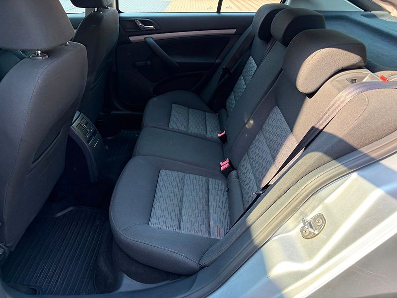 Škoda Octavia 1.6 TDi, ČR - fotka 11 z 20