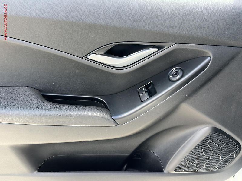 Hyundai ix20 (2014) 1.6i, ČR, AC, TZ - fotka 11 z 17