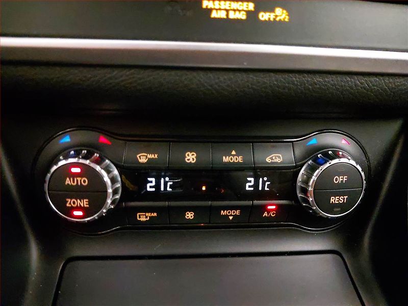 Mercedes-Benz GLA (2014) 220 CDI 4MATIC, 4X4 - fotka 16 z 24