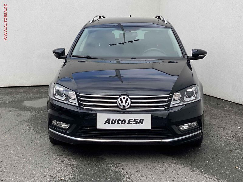Volkswagen Passat (2014) 2.0 TDi, Highline, DSG, bixen - fotka 2 z 17