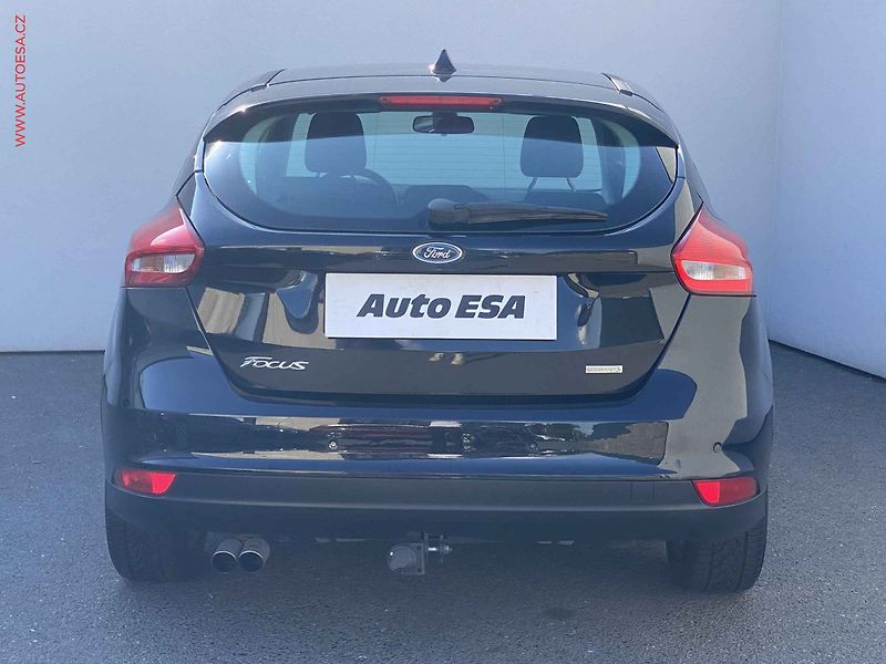 Ford Focus (2015) 1.0EB, 2.maj, AC, TZ, park - fotka 5 z 15
