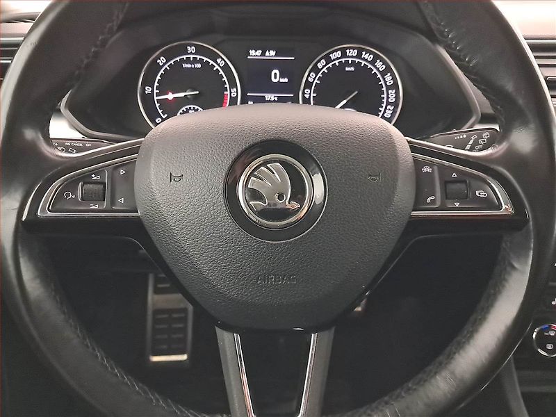 Škoda Superb (2018) Style 2.0 TDI, Serv.kniha - fotka 17 z 17